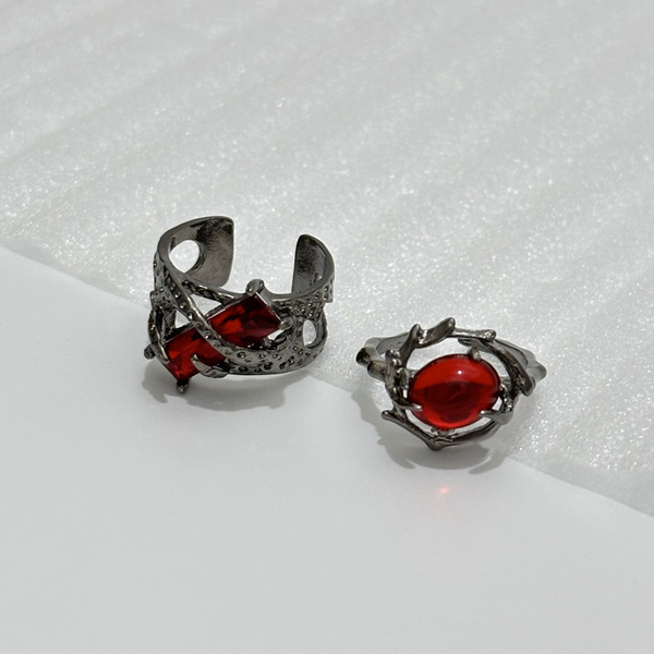 Red geometric one size fashionable ring with zircon