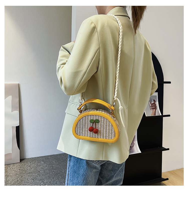 Women's Small Straw Color Block Cherry Streetwear Lock Clasp Handbag Crossbody Bag display picture 4