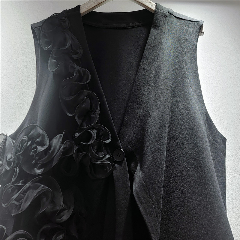 Flores tridimensionales de alto nivel de diseño de cuello en V chaleco de chaleco casual otoño y invierno 2025 nuevo tipo de chaleco plegable