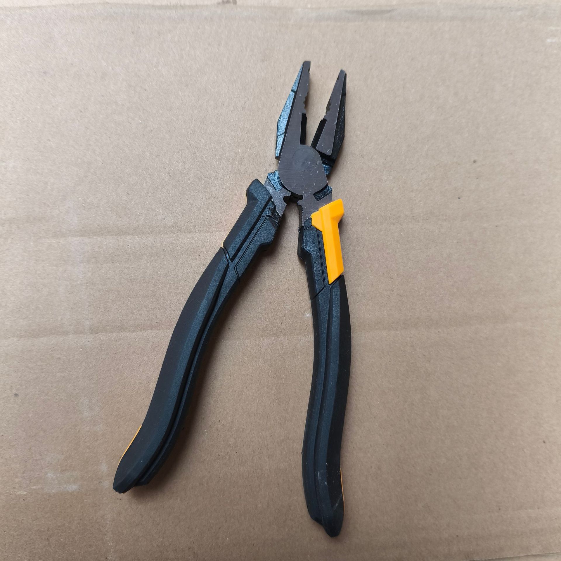 老虎钳子类工具6寸尖嘴钳工业级8寸钢丝钳斜口钳电工厂家批发