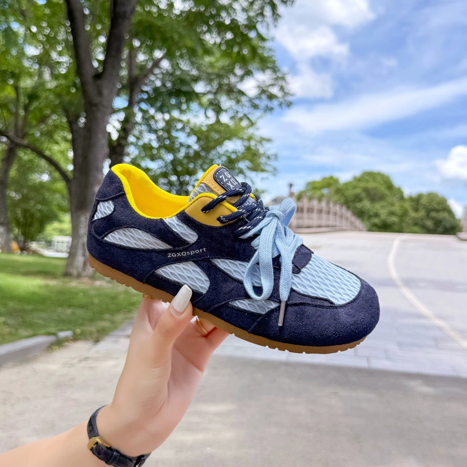 Дышащая сетчатая моральная тренировочная обувь с носком манго, лето 2025, новый стиль, легкая повседневная универсальная спортивная обувь с внутренним увеличением, обувь Forrest Gump