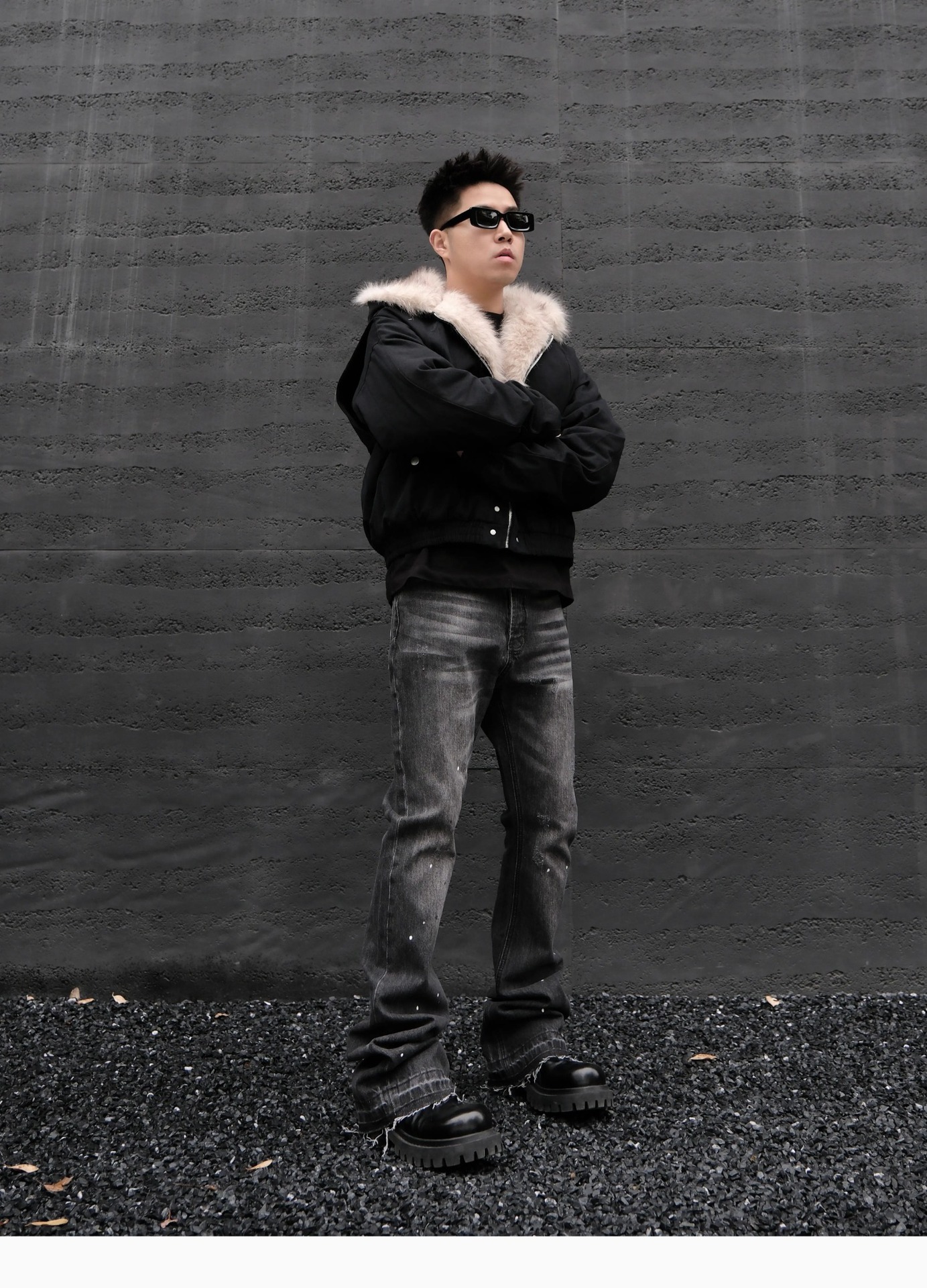 Men's Retro Ink Splashed Straight Leg Jeans With Raw Edge Detail_voghion.com