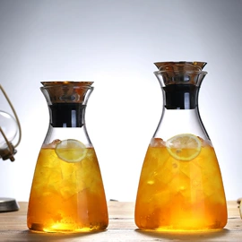 冷水壶;玻璃杯;茶壶