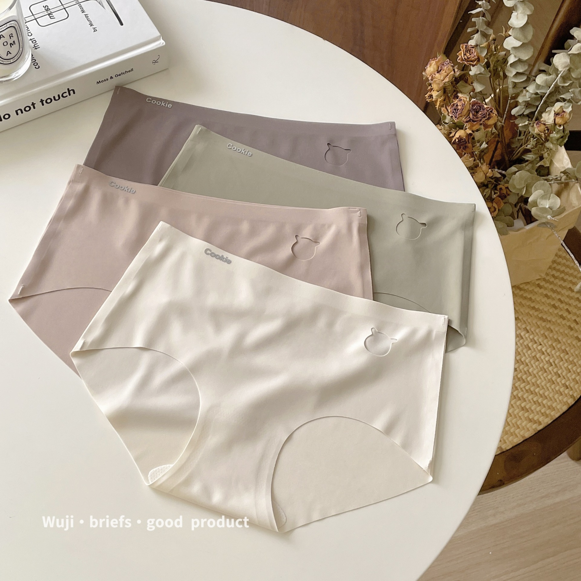 My musical good product cookie bear autumn and winter new French skin-friendly solid color cute girl soft and cute briefs