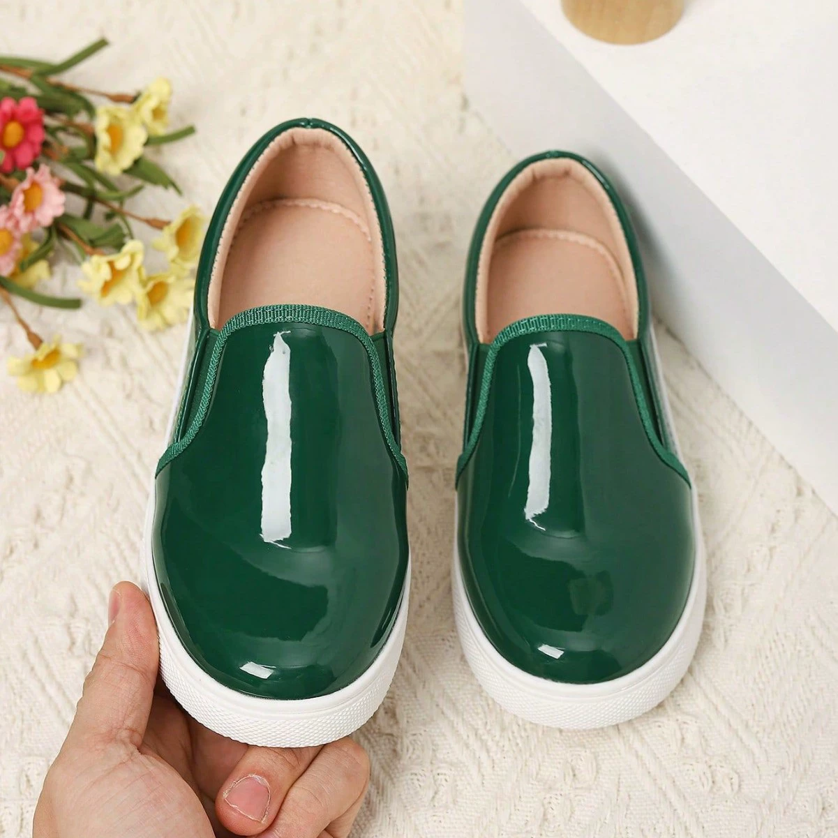 Трансграничная внешняя торговля корейская версия лакированной кожи темперамент мягкая нижняя кожаная обувь для девочек простая нескользкая спортивная обувь с плоским дном