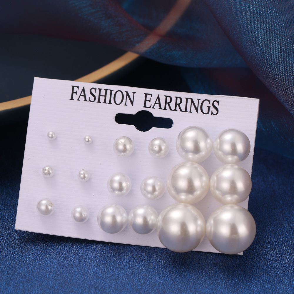 Retro Geometric Pearl Artificial Pearls Women's Ear Studs 1 Set display picture 2