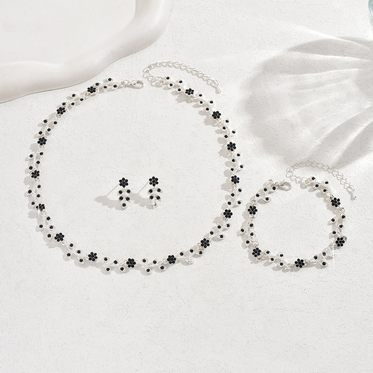 225 silver black three-piece set