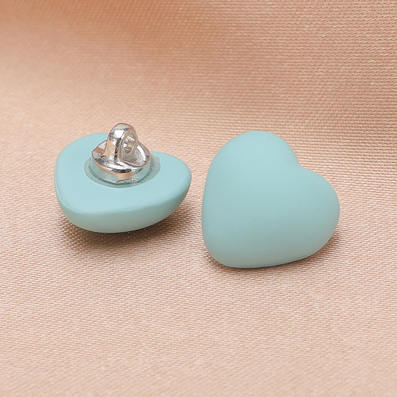 爱心纽扣橡皮漆面桃心扣衬衫针织心形装饰扣ins风简约彩色手缝扣