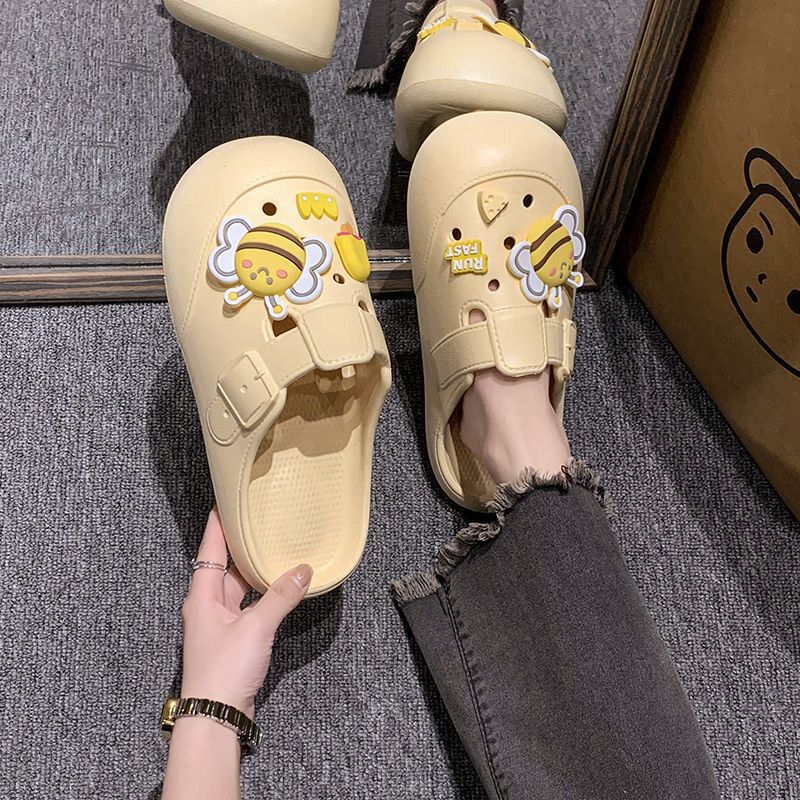 Women's Croc Shoes 2024 New Style Outdoor Cartoon Trendy Non-Slip Beach Clogs with Closed Toe for Summer