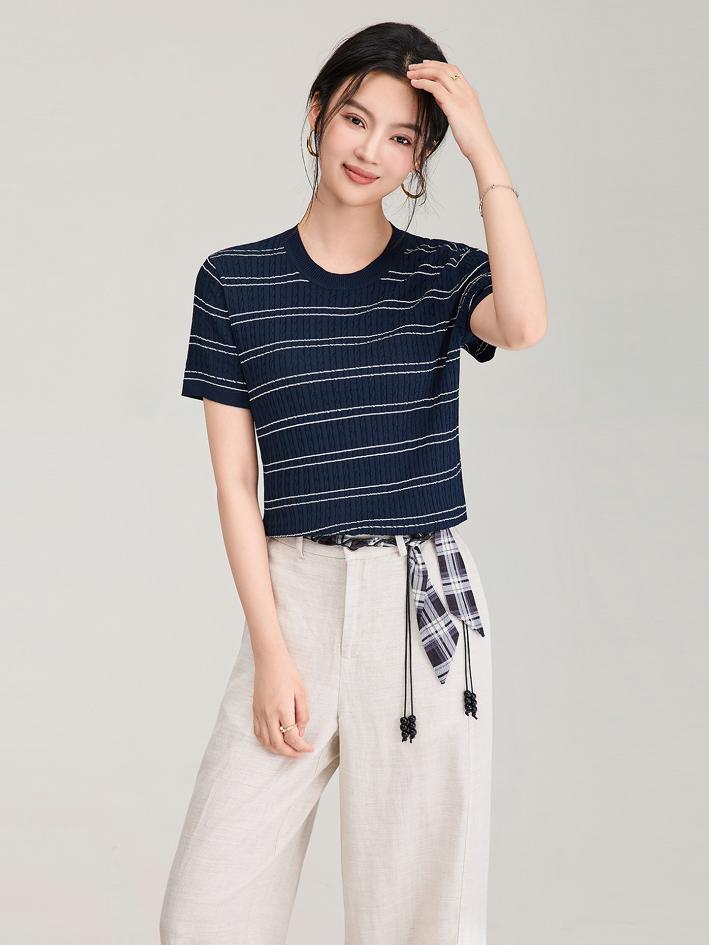 Áo thun dệt kim tay ngắn cổ tròn họa tiết sọc vintage nữ — màu xanh navy