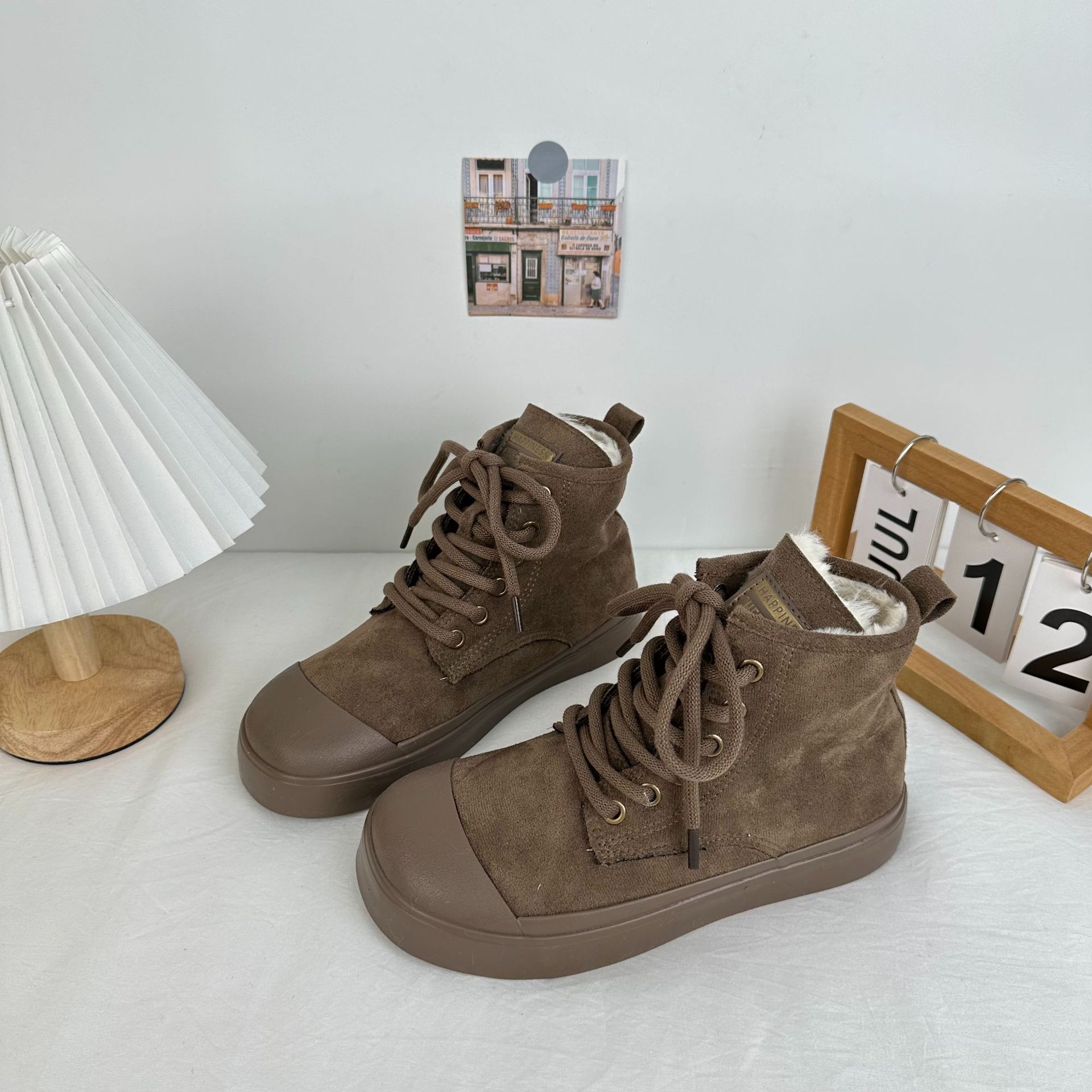Yuanbo 2025 zapatos de algodón de invierno para mujer, zapatos de plataforma de terciopelo de alta calidad para uso exterior, versión coreana de zapatos de mujer casuales cálidos y de todo fósforo