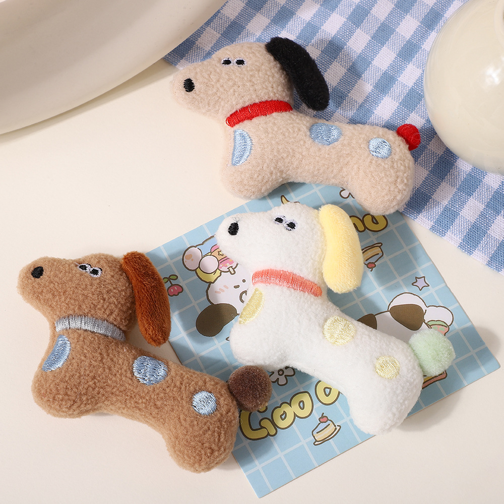 卡通毛绒腊肠狗公仔挂件可爱毛绒发夹胸针配饰钥匙扣diy饰品挂件