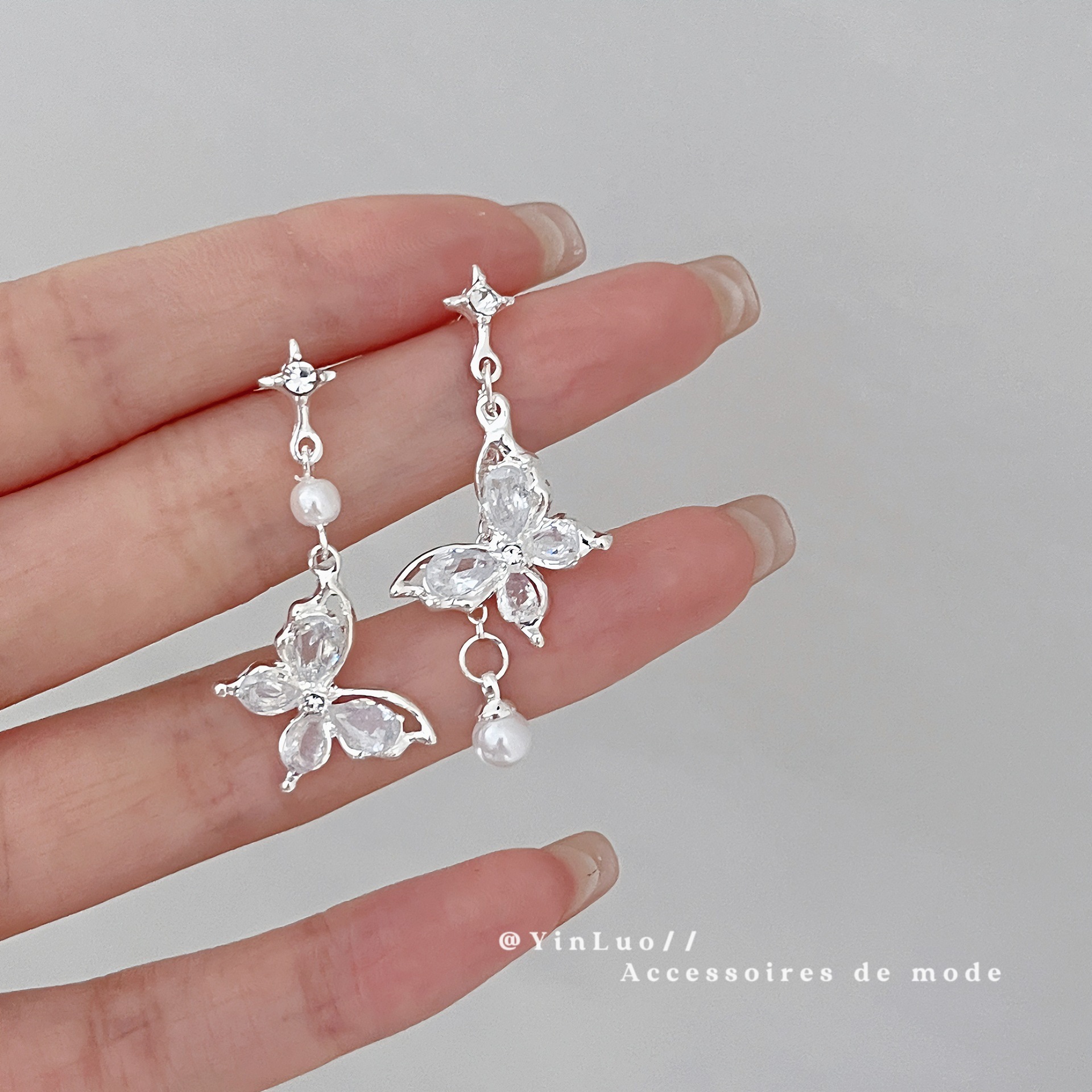 elegant asymmetrical earrings with zircon with tassels from pearl