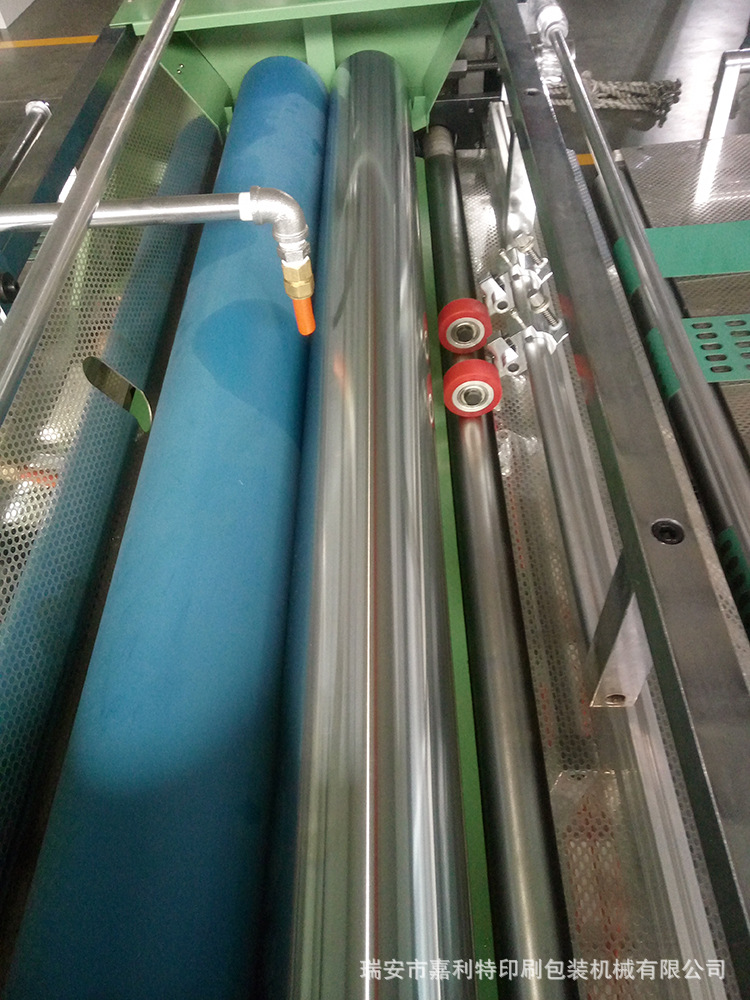 内页-上光主机 (2).jpg