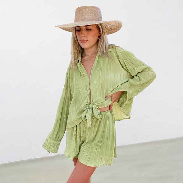 Demi-season green cardigan
