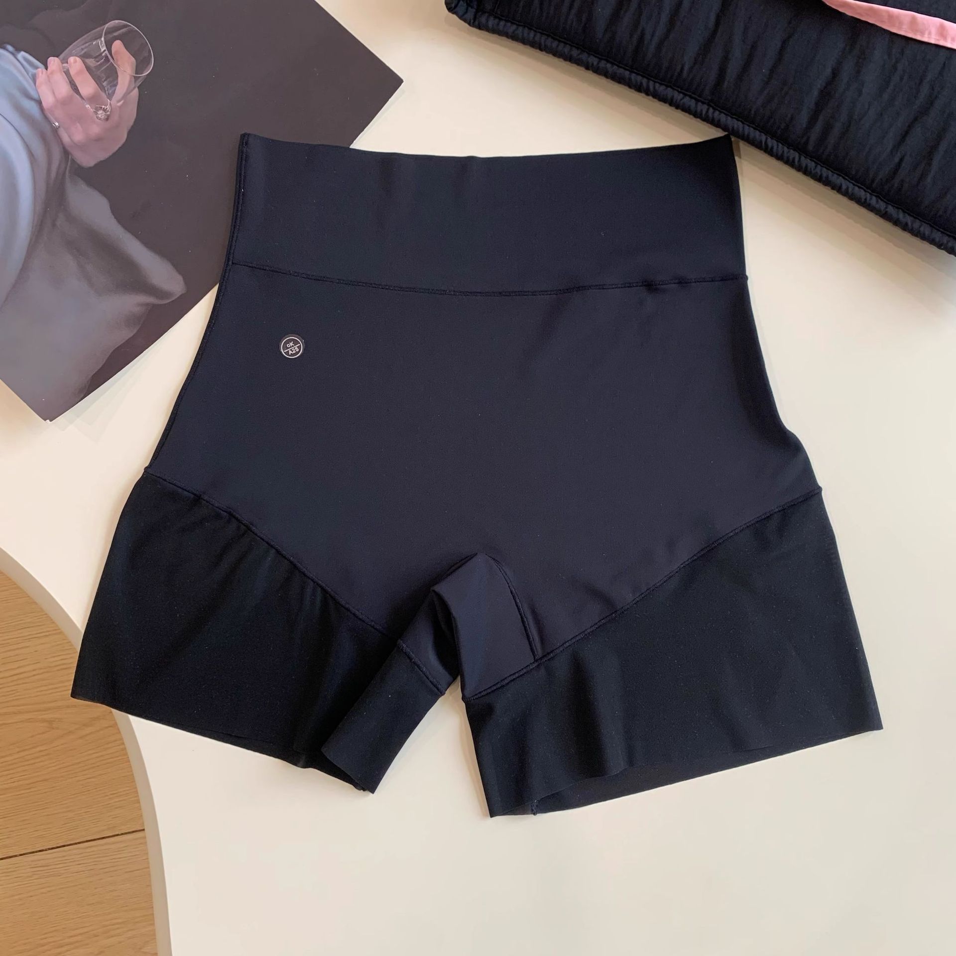 Leggings sin rizos tres en uno sin costuras, pantalones de cintura alta, glúteos y barriga, bragas de seda de hielo, pantalones de seguridad anti-luz para mujer