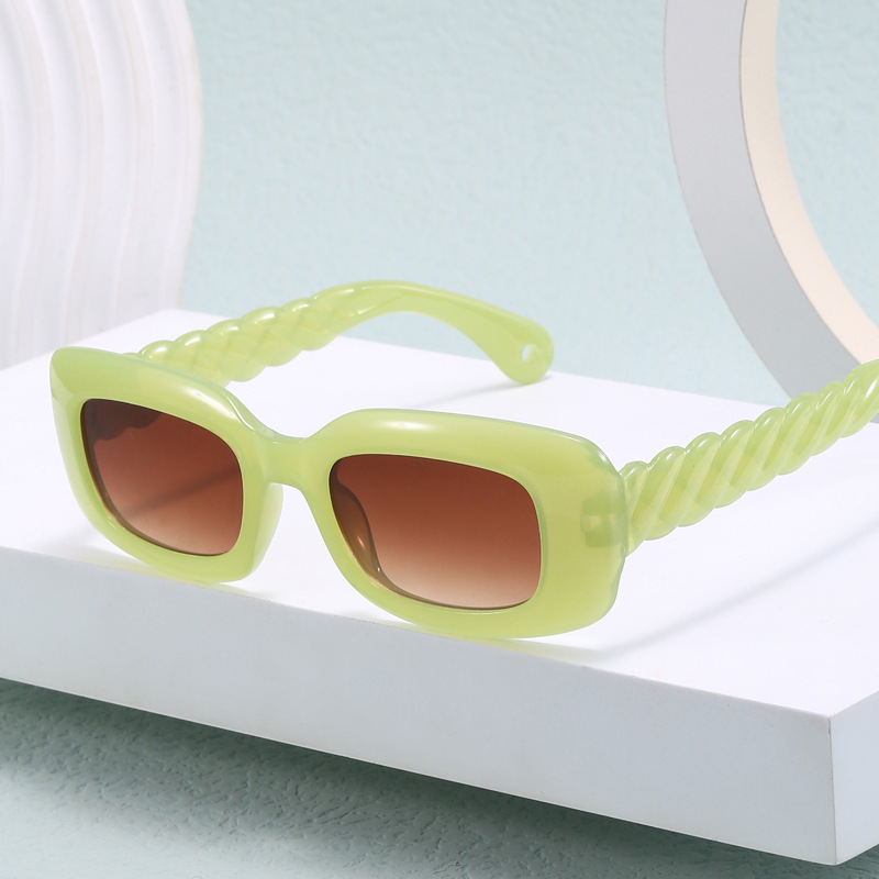 Nuevas gafas de giro transfronterizo piernas gafas de sol de color caramelo rectangular retro gafas de sol de moda europea y americana moda desgaste calle tiro gafas de sol