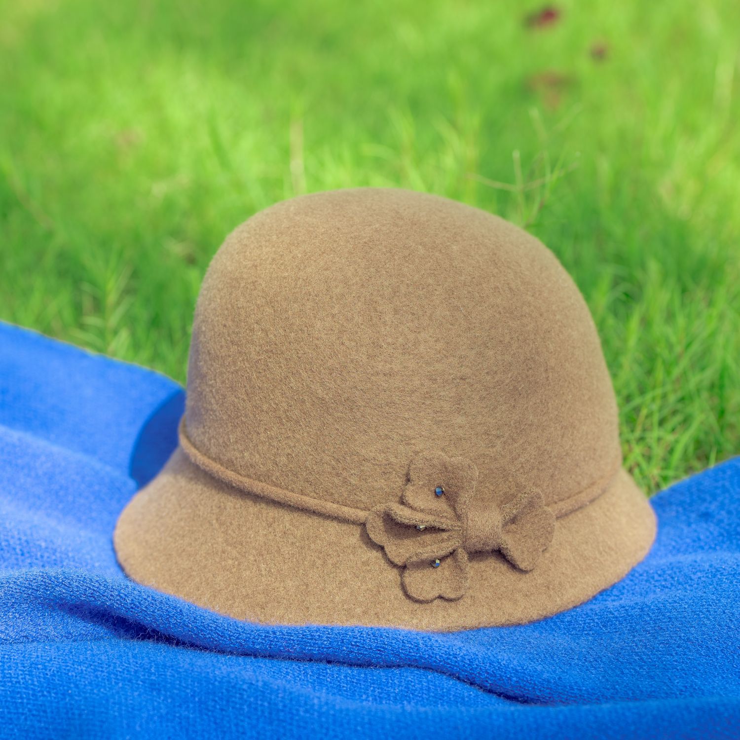 中老年人妈妈羊毛呢帽子女士秋冬季老人奶奶加厚保暖三叶斜蓓蕾