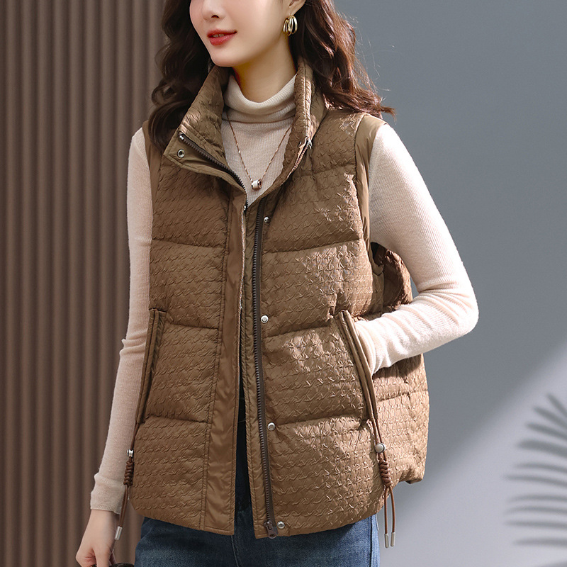 Stand-up collar windproof new Chinese style down vest for women, autumn and winter warmth, 2024 new loose casual mother vest