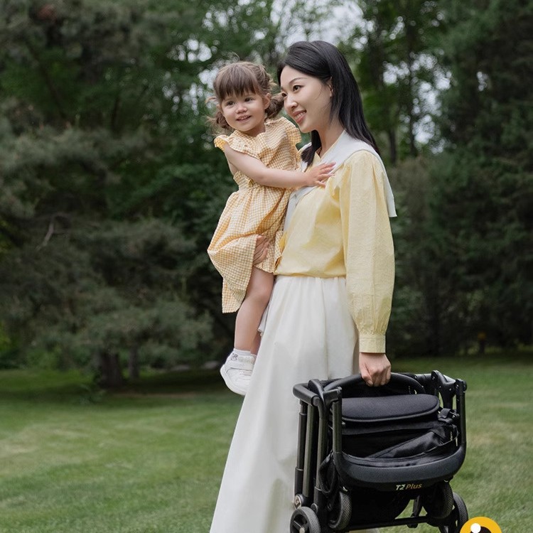 Lecoco Foldable Baby Stroller Baby Travel Pocket Stroller Can Be Taken on the Plane T2 Four-Wheel Stroller Lightweight