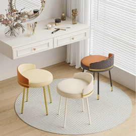 桌类、茶几;餐桌;布艺沙发