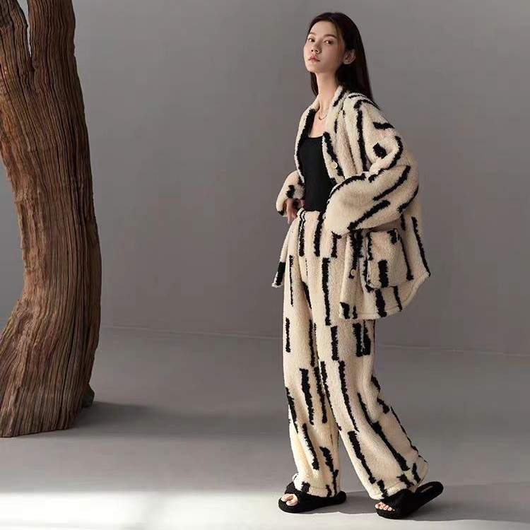 珊瑚绒莓睡衣秋冬季加厚保暖甜美可爱法兰绒家居服两件套装可外穿