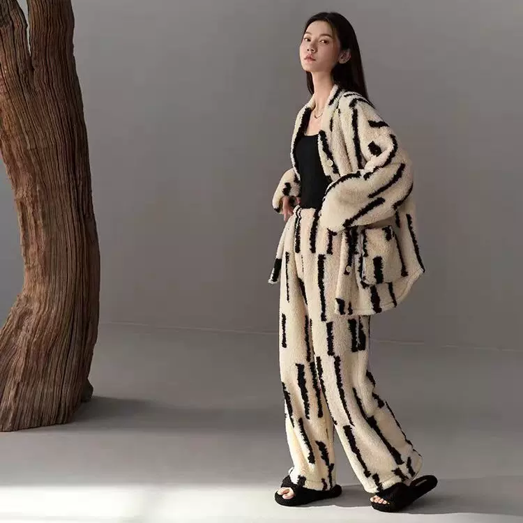 珊瑚绒莓睡衣秋冬季加厚保暖甜美可爱法兰绒家居服两件套装可外穿