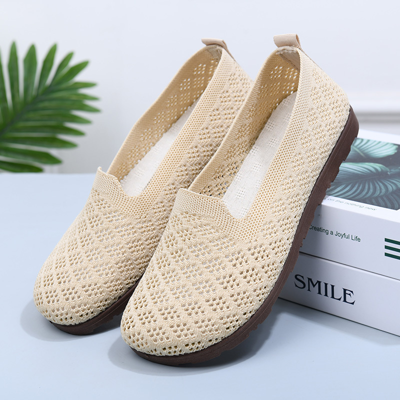 Old Beijing Cloth Shoes for Mothers, Summer Breathable Sandals, Non-Slip Soft Sole Shoes for Elderly Women, Mesh Shoes, Fashionable and Casual