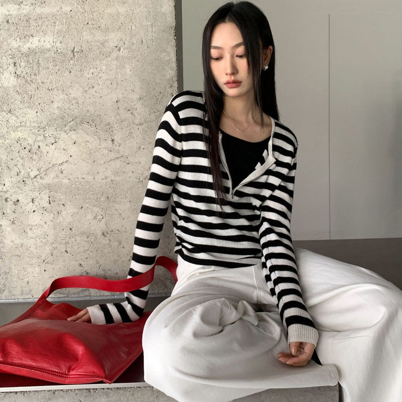 6up Early Autumn Korean Style Fake Two-Piece Stripesd Sweater 2025 Guangzhou 13 Lines New Lazy Normcore Top Women 50130
