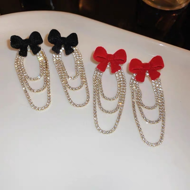 Retro red fashionable earrings with bow