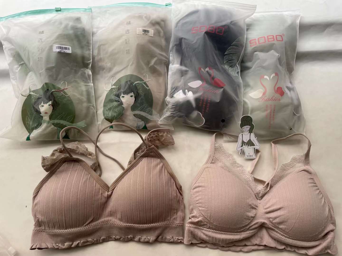 Liquidación de inventario de procesamiento de orden de cola Varios belleza espalda de alta calidad cómodo deportes yoga sujetador mixto al por mayor
