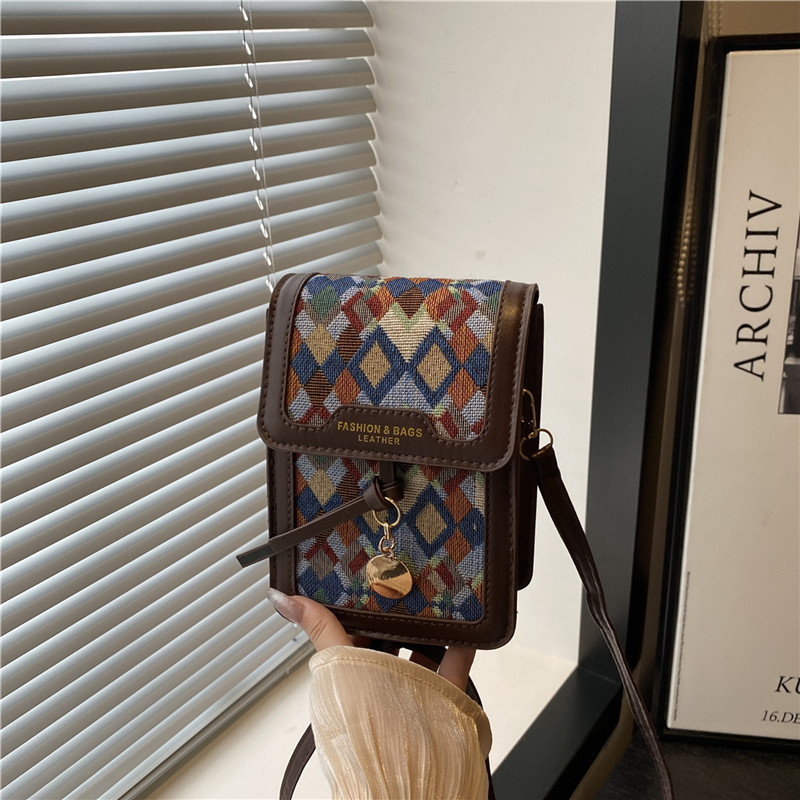Bagos de alta sensación de nicho para mujeres nuevas bolsas de mochila retro bolsas de mochila francesa de hombro para mujeres transfronterizas