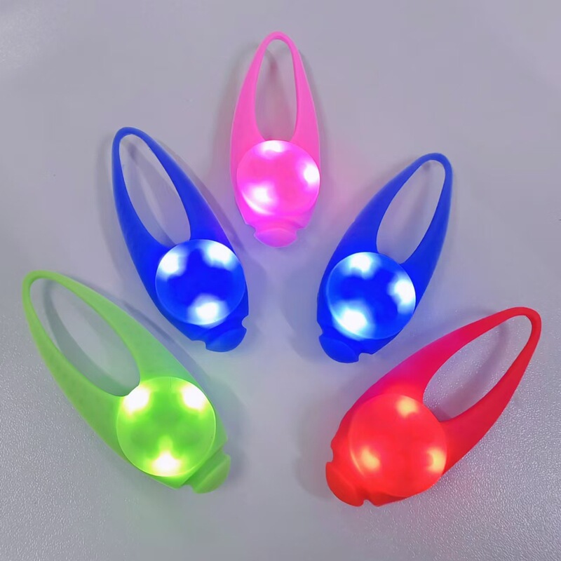 Pet Luminous Light Night Walking Dog Pet Hanging Ornament Led Silicone Luminous Pendant Pet Tag Dog Light