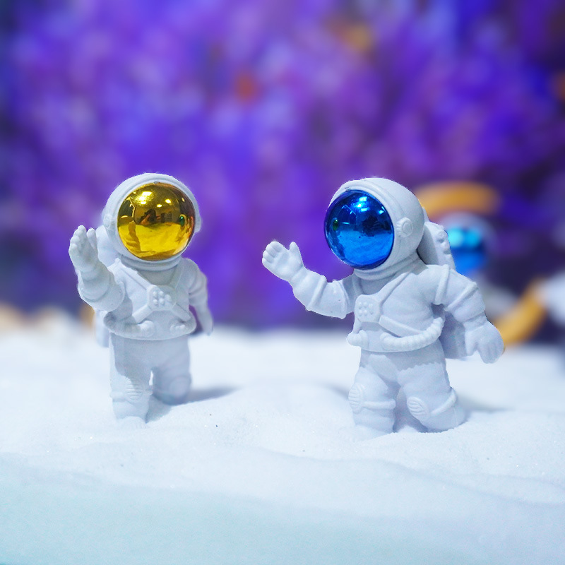 Oro astronauta creativo pecera paisaje decoración buzo hogar paisaje decoración juguete espacio familia