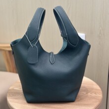 25�羳���N�^��ţƤ����˻@�����X�L������ͨ��ˮͰŮ����б���