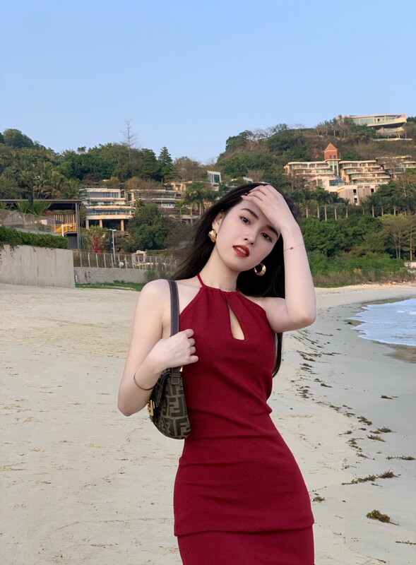 Black Neck Sexy Off-Shoulder Dress Slim-Fit Tight Waist Hip Mid-Length Dress Black Dress