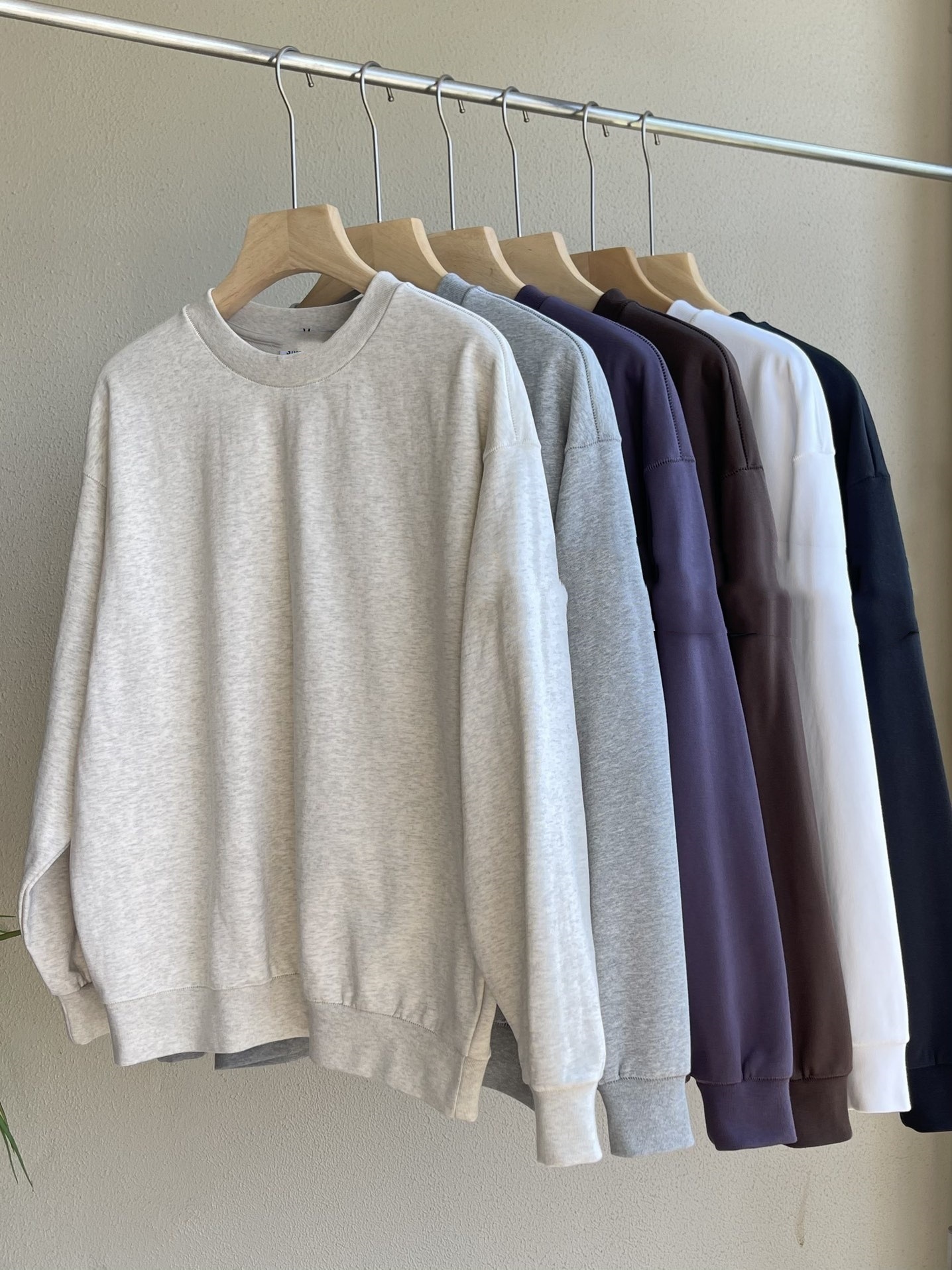 24SS Brazalete cuello redondo jerry suéter pareja brazalete cuello redondo collar suéter moda