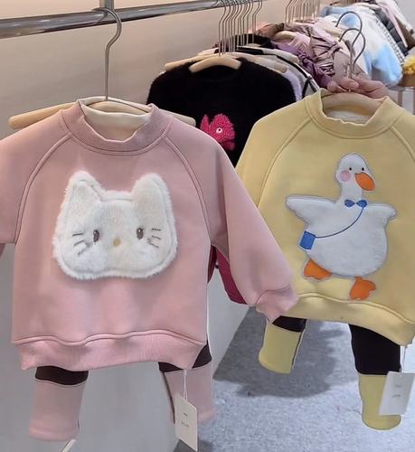 Women's Padded and Thick Hooded Sweatshirt with Cartoon Style, Stylish and Oversized, Long-Sleeved Top for Girls, Padded Base Layer for Autumn and Winter
