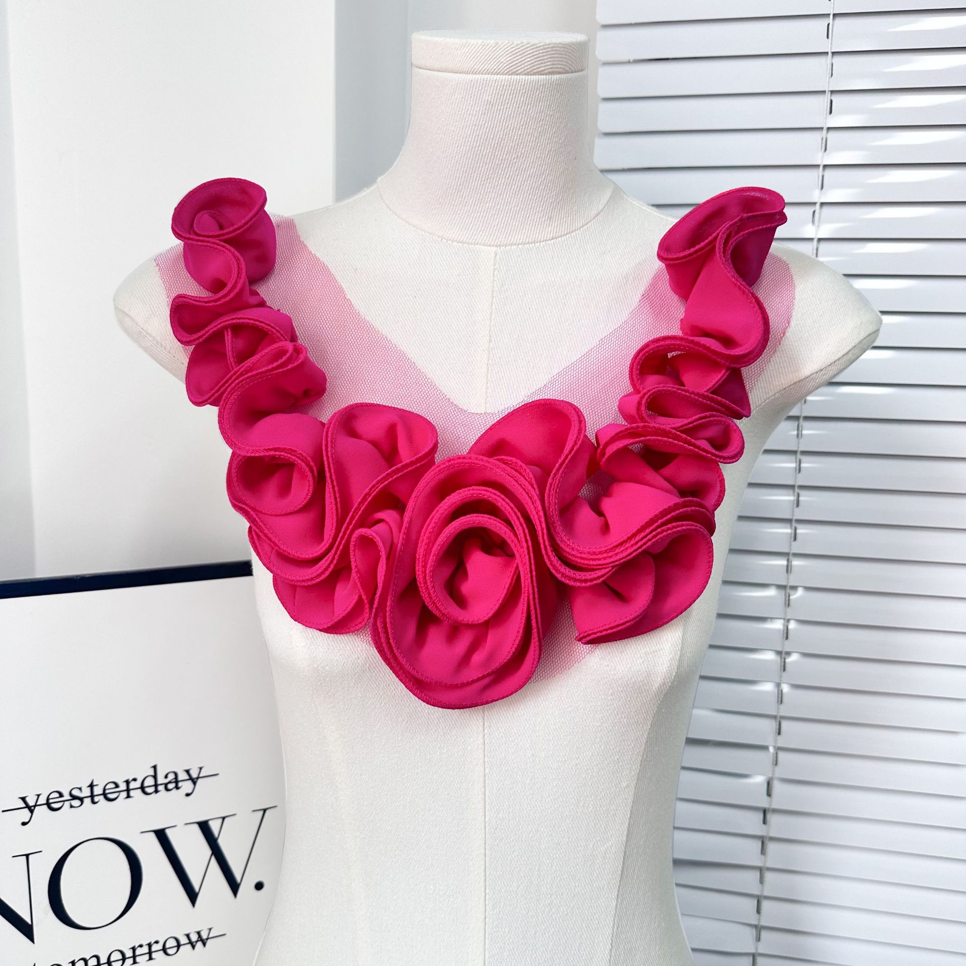 Europa y los Estados Unidos venden a mano tridimensional flor de tela de pliegue flor vestido de baile vestido accesorios de decoración