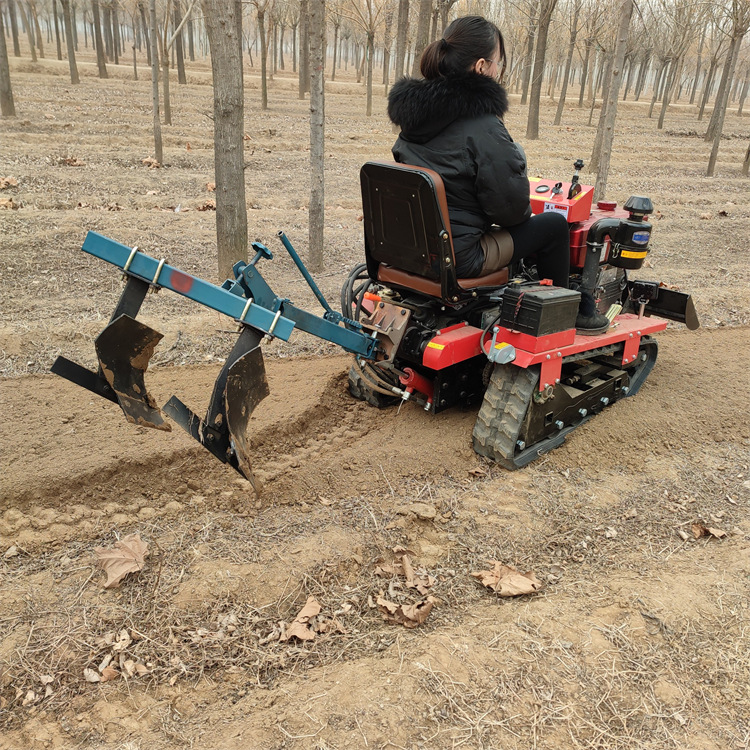 批发大功率田地微耕机 链轨式农田耕地开沟机 小型农用果园松土机