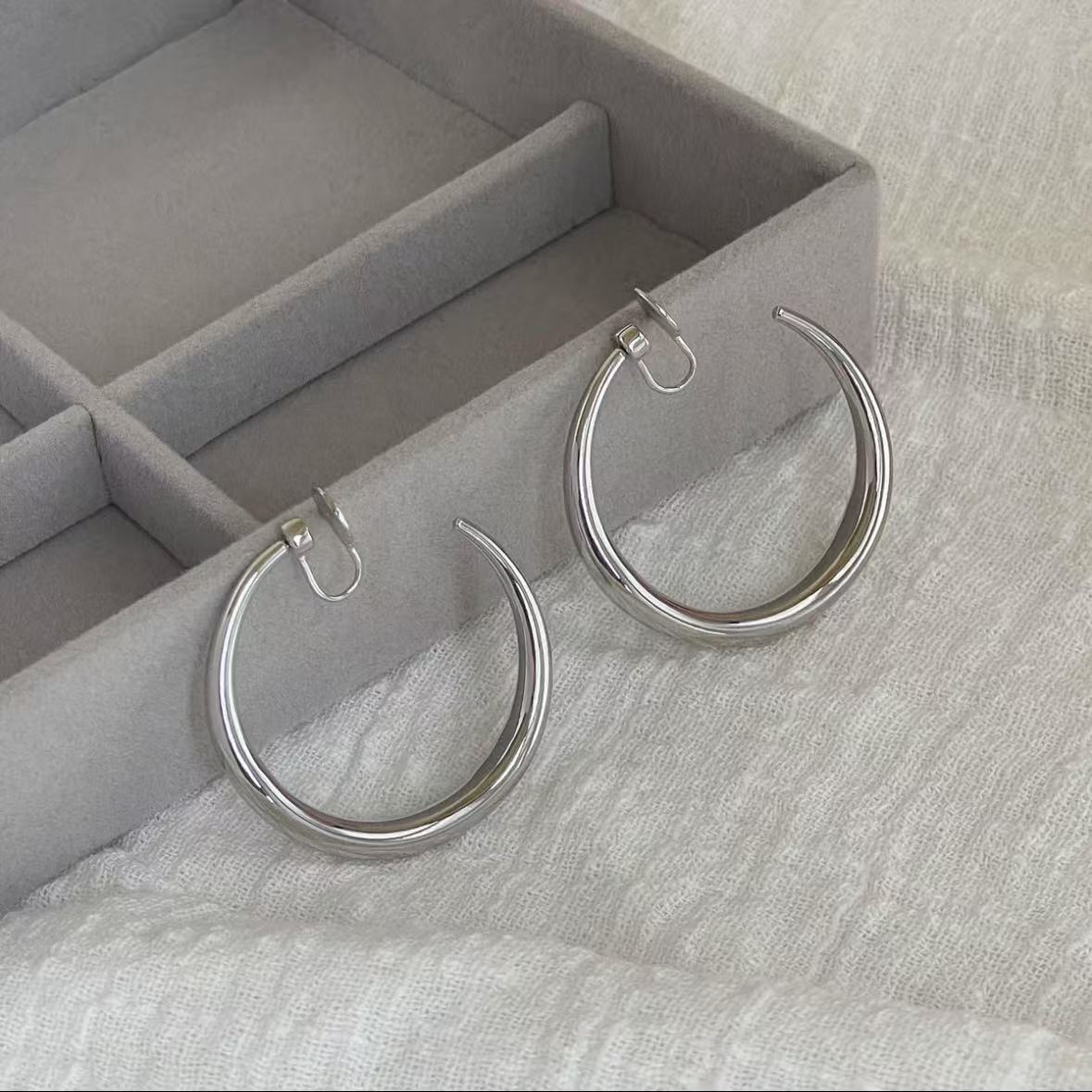 은색 3cm 이어 클립 한 쌍