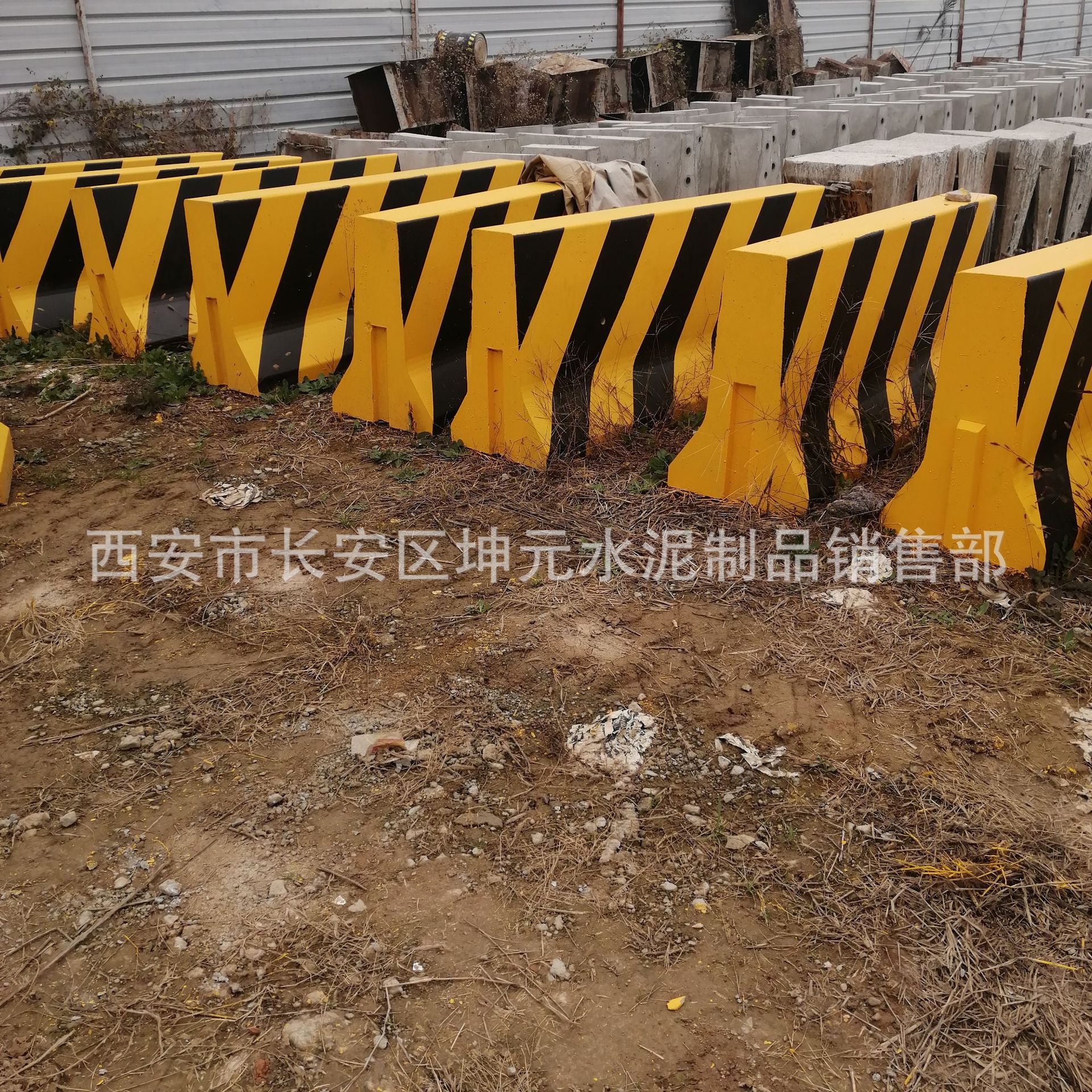 西安安康商洛延安混凝土隔离墩厂家批发混凝土路障防撞墩