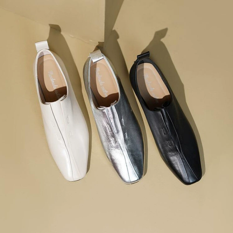 Французские ультрамягкие балетки для женщин, глубокие туфли на плоской подошве, новая модель с квадратным носком, весна-осень 2025 года.