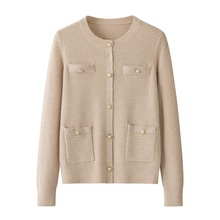 100纯山羊绒圆领8针2股加厚翻花小香风明兜金色扣开衫山羊绒衫女