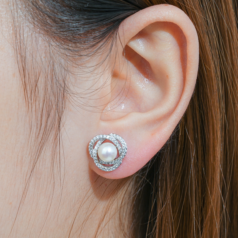 Elegant Silver Jewelry: Simple Moissanite Flower & Natural Freshwater Pearl Stud Earrings, Women's Versatile S925 Accessories