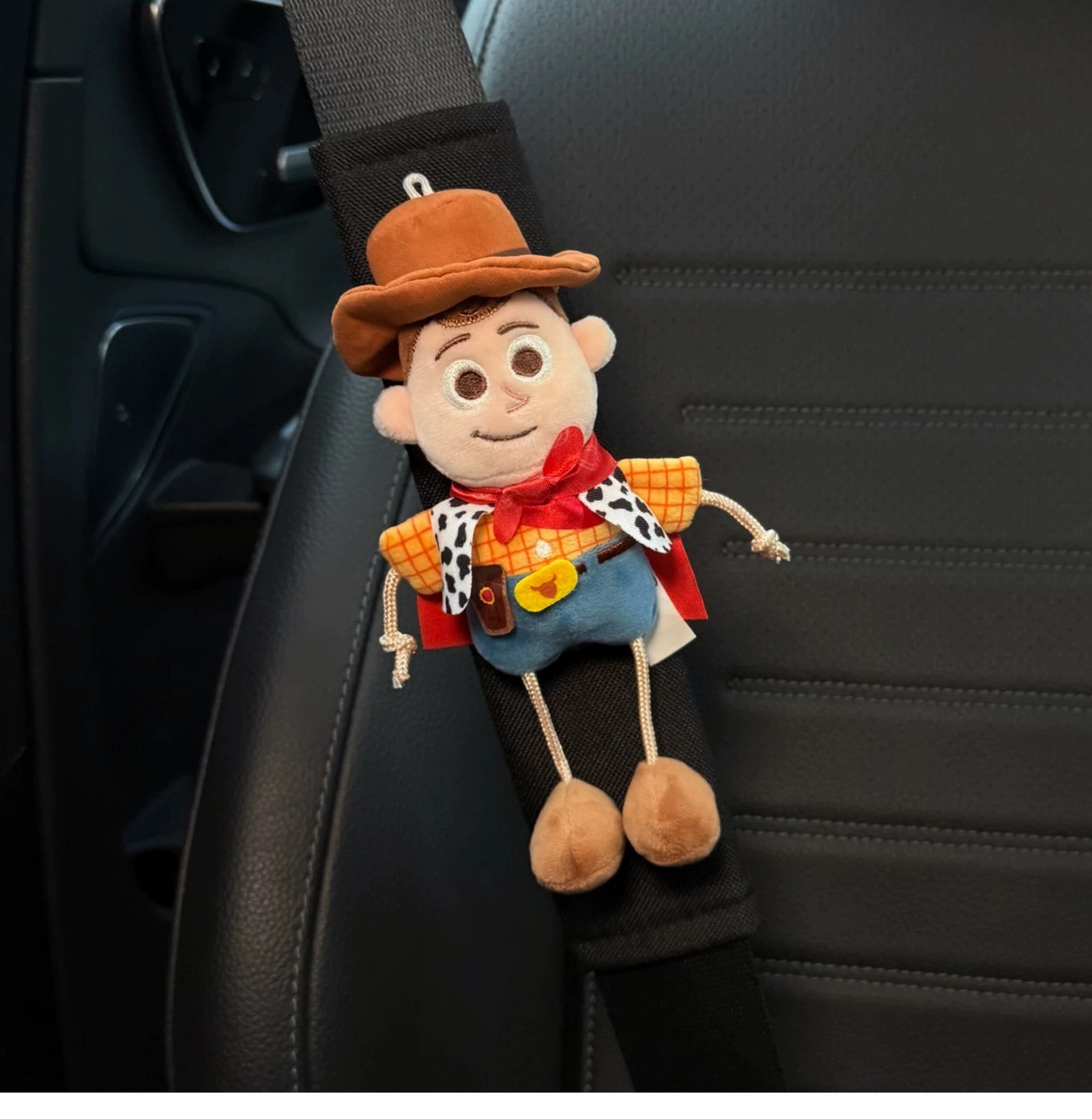 Authentic Cute Buzz Lightyear and Woody Car Seatbelt Shoulder Pads Car Decoration Anti-Dresswear Damage High-End Feel