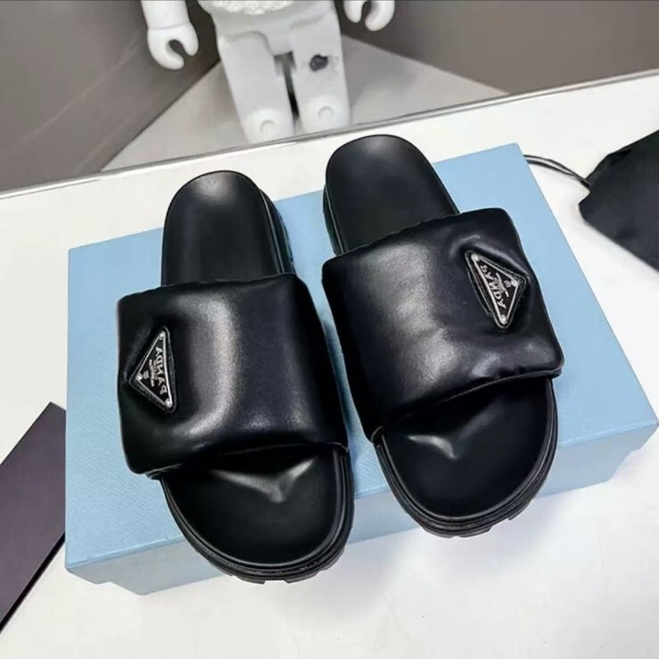 Black High-end Slippers Women's 2025 Summer New P Home Same Style Lazy People Wear Genuine Leather Bread Slippers