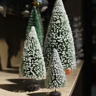 手工雪花圣诞树桌面写字楼办公柜台摆件前台迷你圣诞树装饰品定制