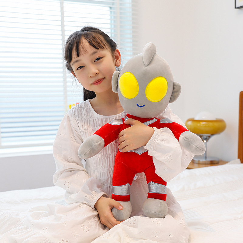 新しいサイズのウルトラマンのぬいぐるみの男の子の誕生日プレゼントは寝ます。|undefined