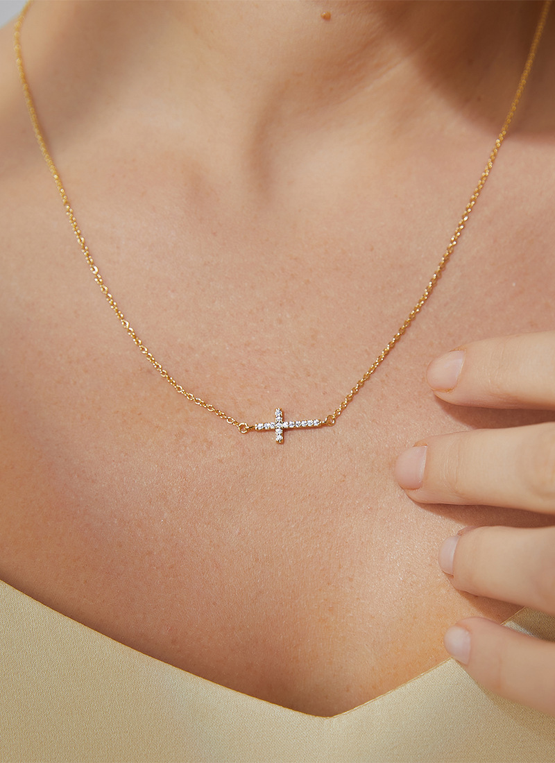 Daily Occasion Copper Material Simple Style Cross Copper 18k Gold Plated Zircon Necklace In Bulk